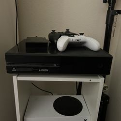 Black Xbox One 