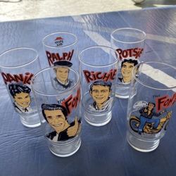 Happy Days Glass Set
