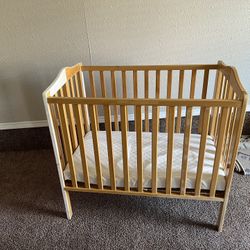 Mini Crib & Mattress 
