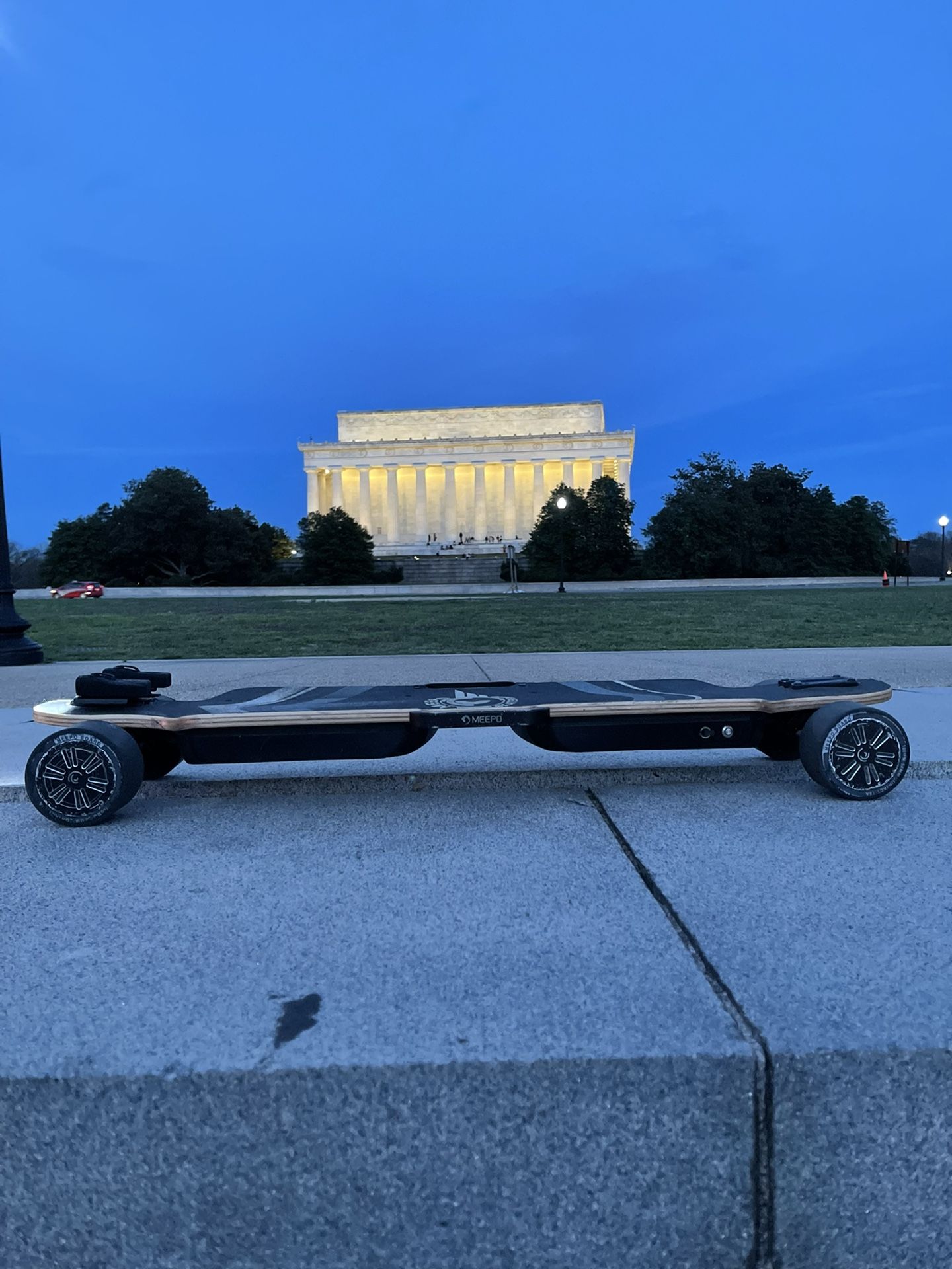 Meepo AWD Pro Electric Skateboard 15 Miles Range with 34mph Top Speed