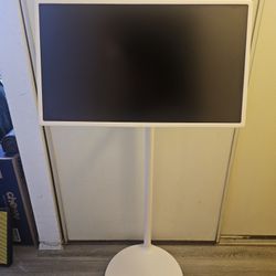  LG StanbyMe smart touchscreen display