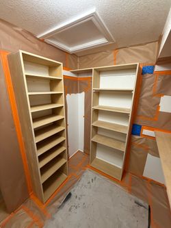 Closet shelving