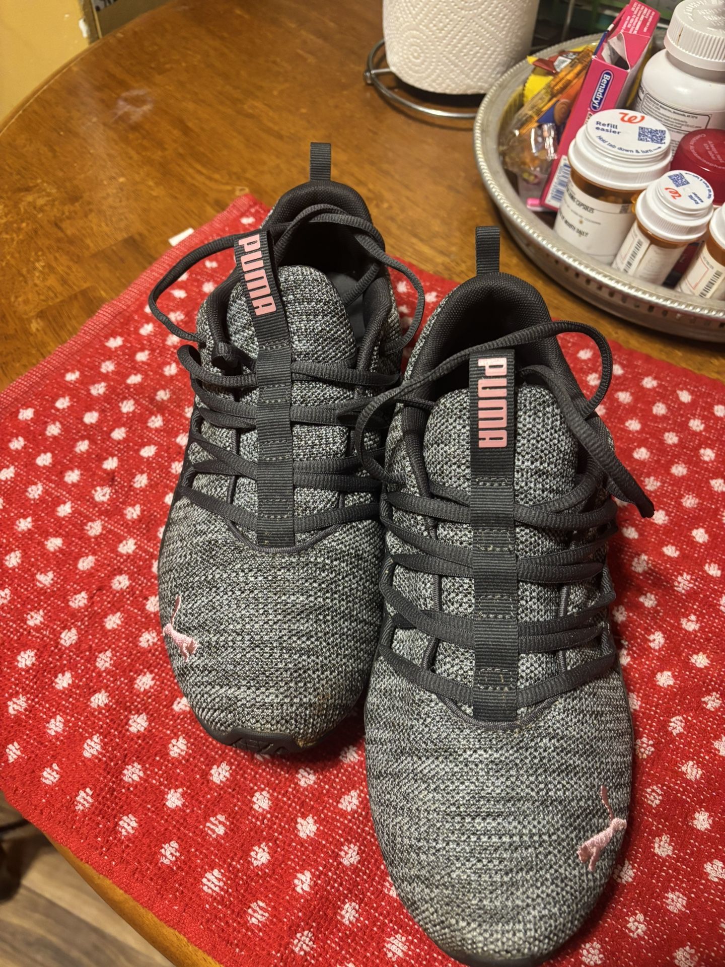 Women’s Gray Pumas