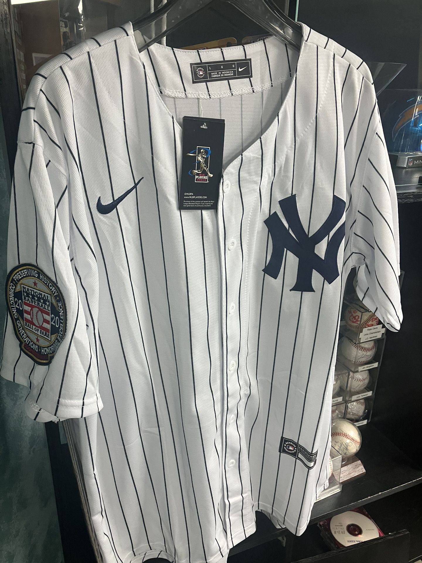 Derek jeter nike hall of fame edition nike jersey yankees mlb pinstriped  large for Sale in Montvale, NJ - OfferUp