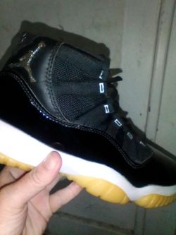 NIKE JORDANS 11s