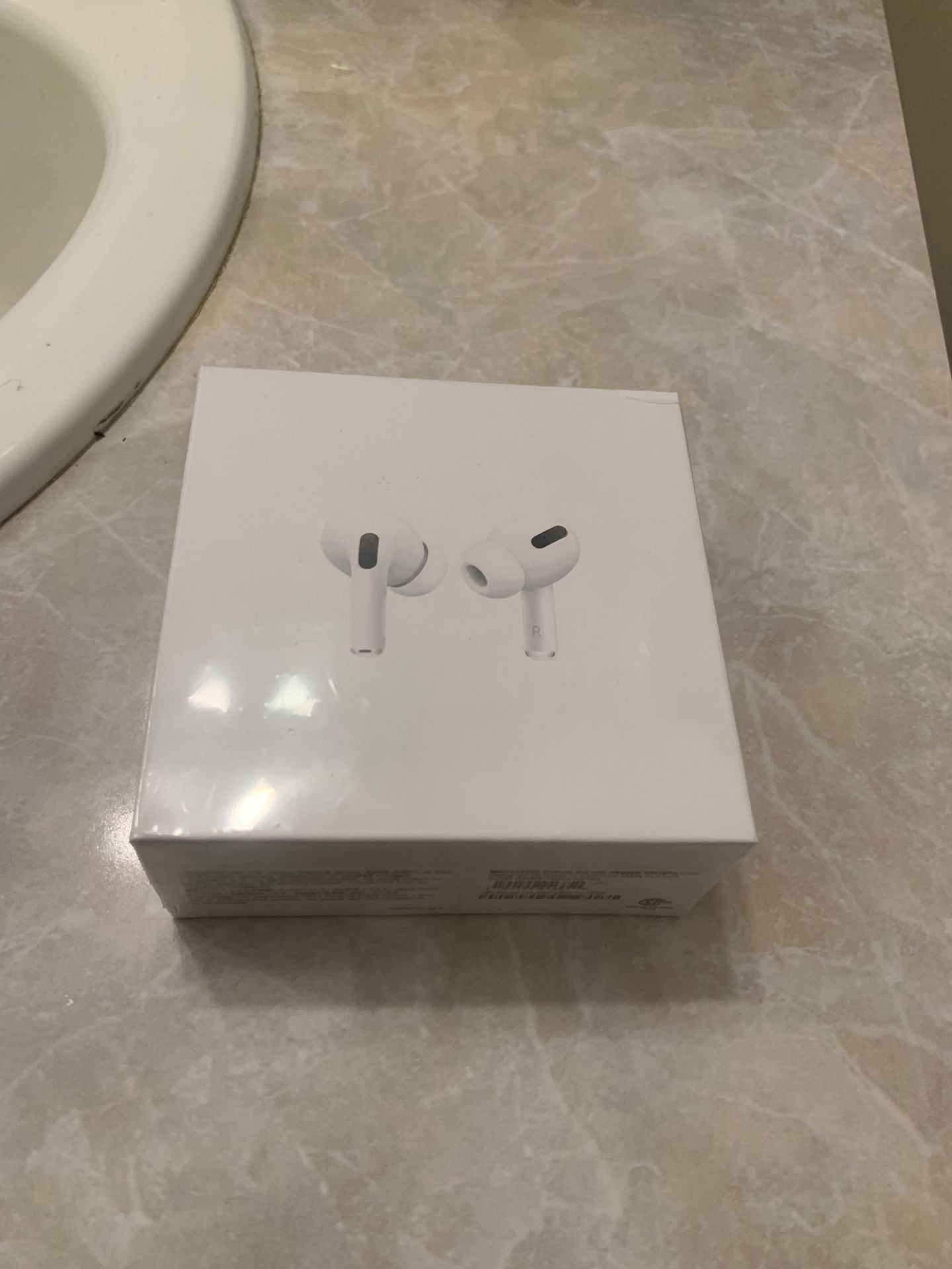 Apple AirPods Pro with Wireless Charging Case - White