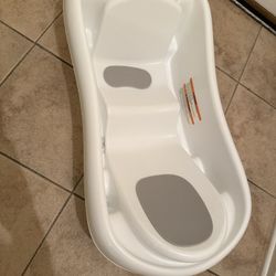 Newborn and Infant Baby Bathtub with Sling Included 