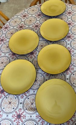 Set of 6 Yellow Dinner Plates