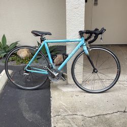 Trek 1600 25"Wheels M Frame