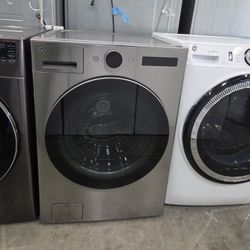 LG 4.5 cu. ft. Capacity Smart Front Load ENERGY STAR Washer with TurboWash® 360° and AI DD® Built-In Intelligence