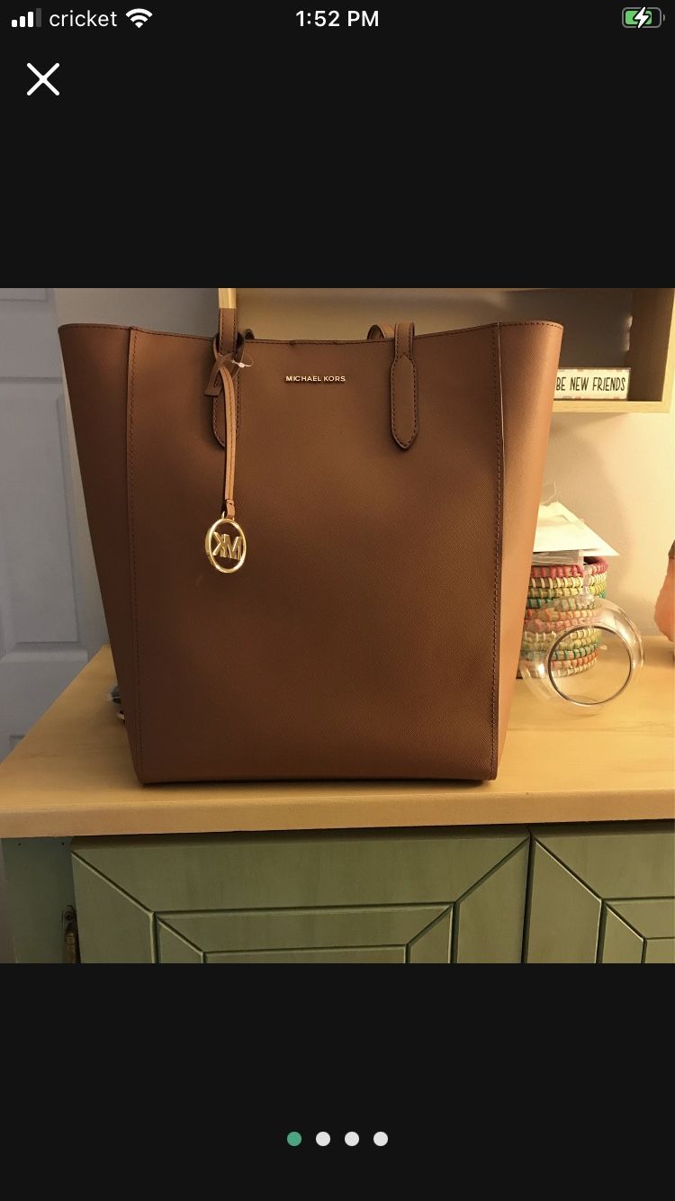 New Michael Kors Purse