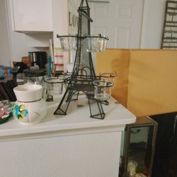 Eiffel  Tower.  Tea candles 