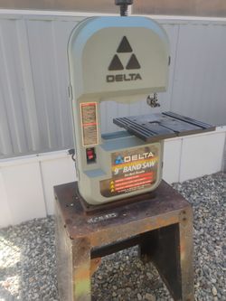 Delta 9" Bandsaw with Stand