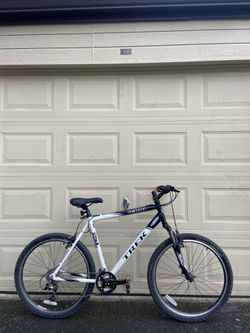 Trek 4300 Mountain Bike – 21” Frame – 26” Wheels – 24-Speed – Alpha Aluminum Bicycle 