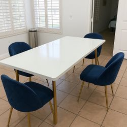 Dining Table With 4 Velvet Chairs