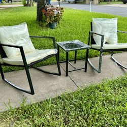 Rocking Chairs Set For Mother’s Day 