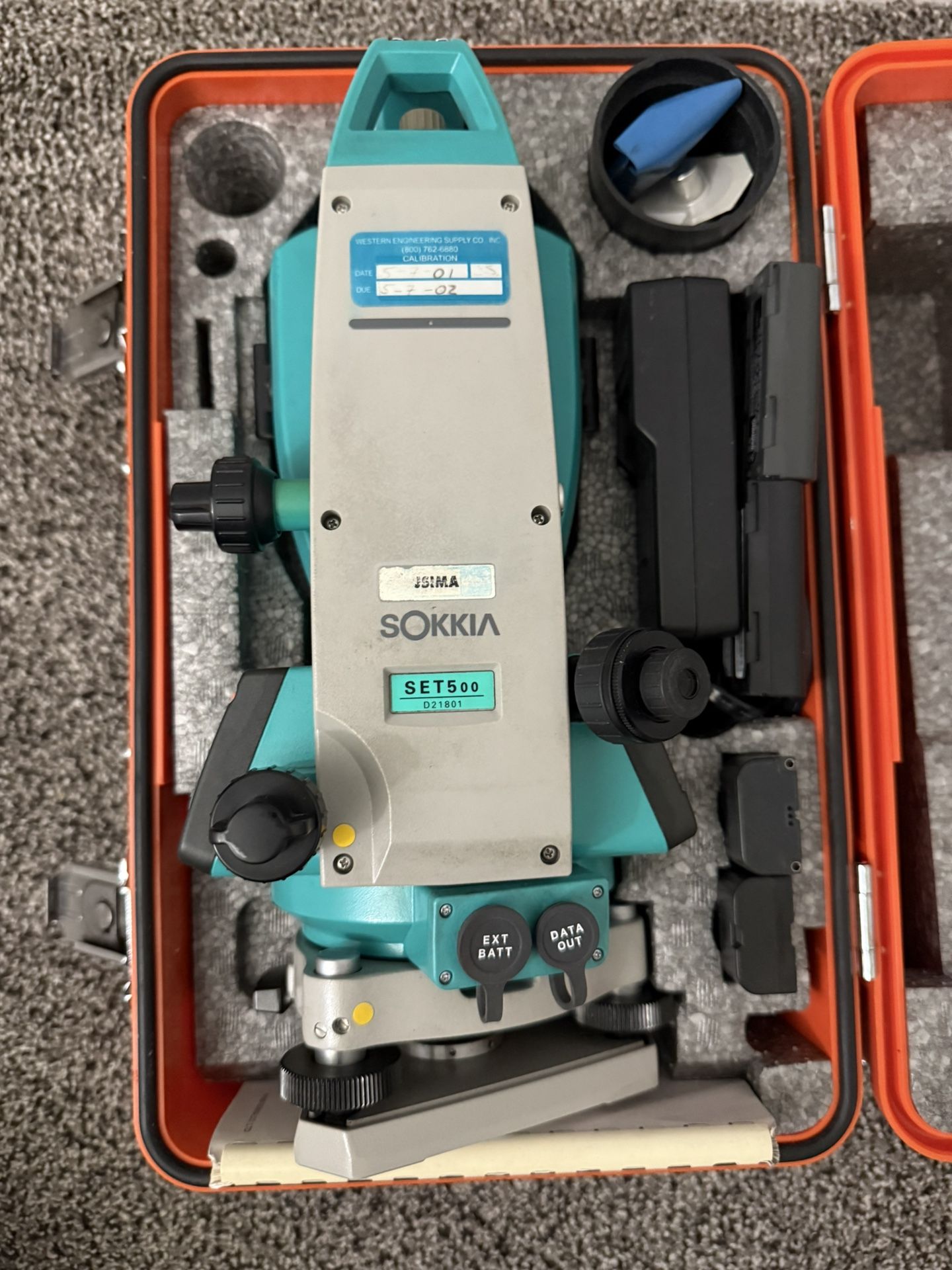 SOKKIA SET 500 D21801 Total Station and SDR33 DATA COLLECTOR