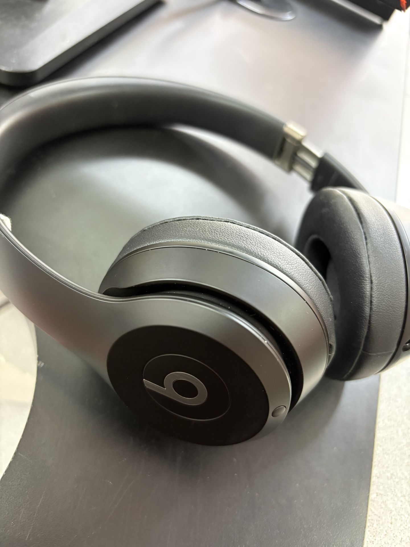 BEATS SOLO 4 $80 ‼️