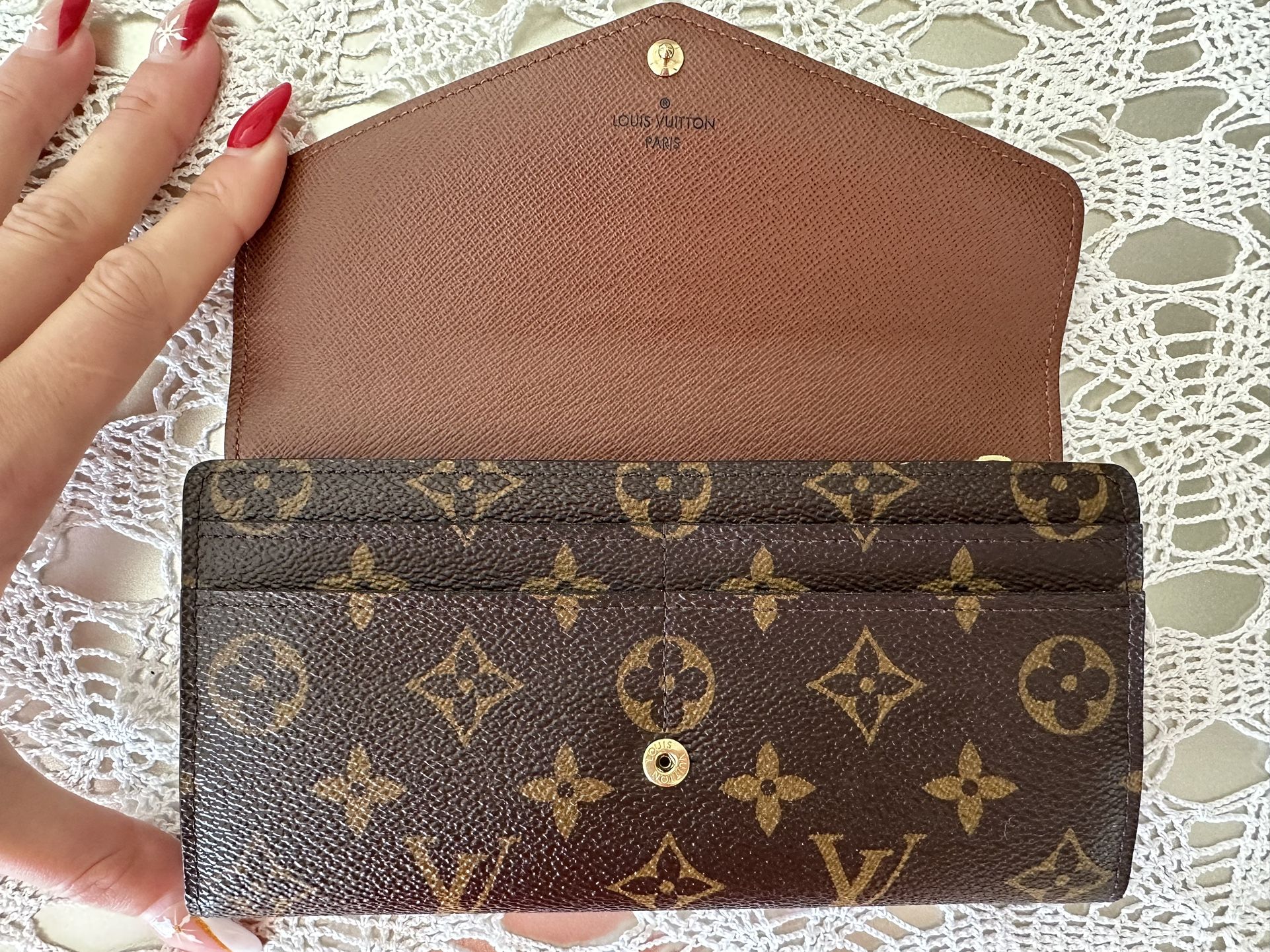 Authentic Louis Vuitton 'Sarah' Wallet for Sale in Mililani, HI - OfferUp