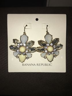 Banana republic earrings brand new never used