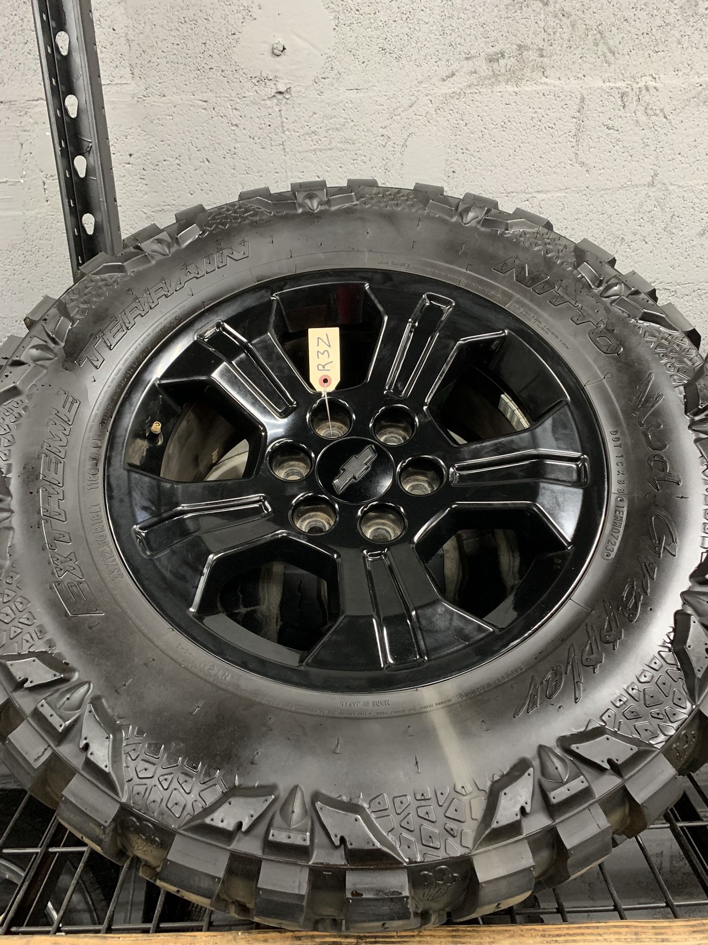 2017 Chevy Silverado Z71 Midnight Edition 6 Lug 18 Inch Oem Wheels