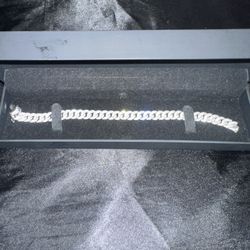 2 CT. T.W. Diamond Cuban Curb Chain Bracelet in Sterling Silver - 8.5