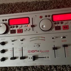 *CASH ONLY* ION DIGITAL DJ STATION - ICD02V - W/ HEADPHONES