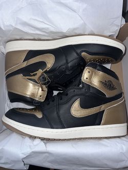 Jordan 1 Retro High OG Black Metallic Gold
