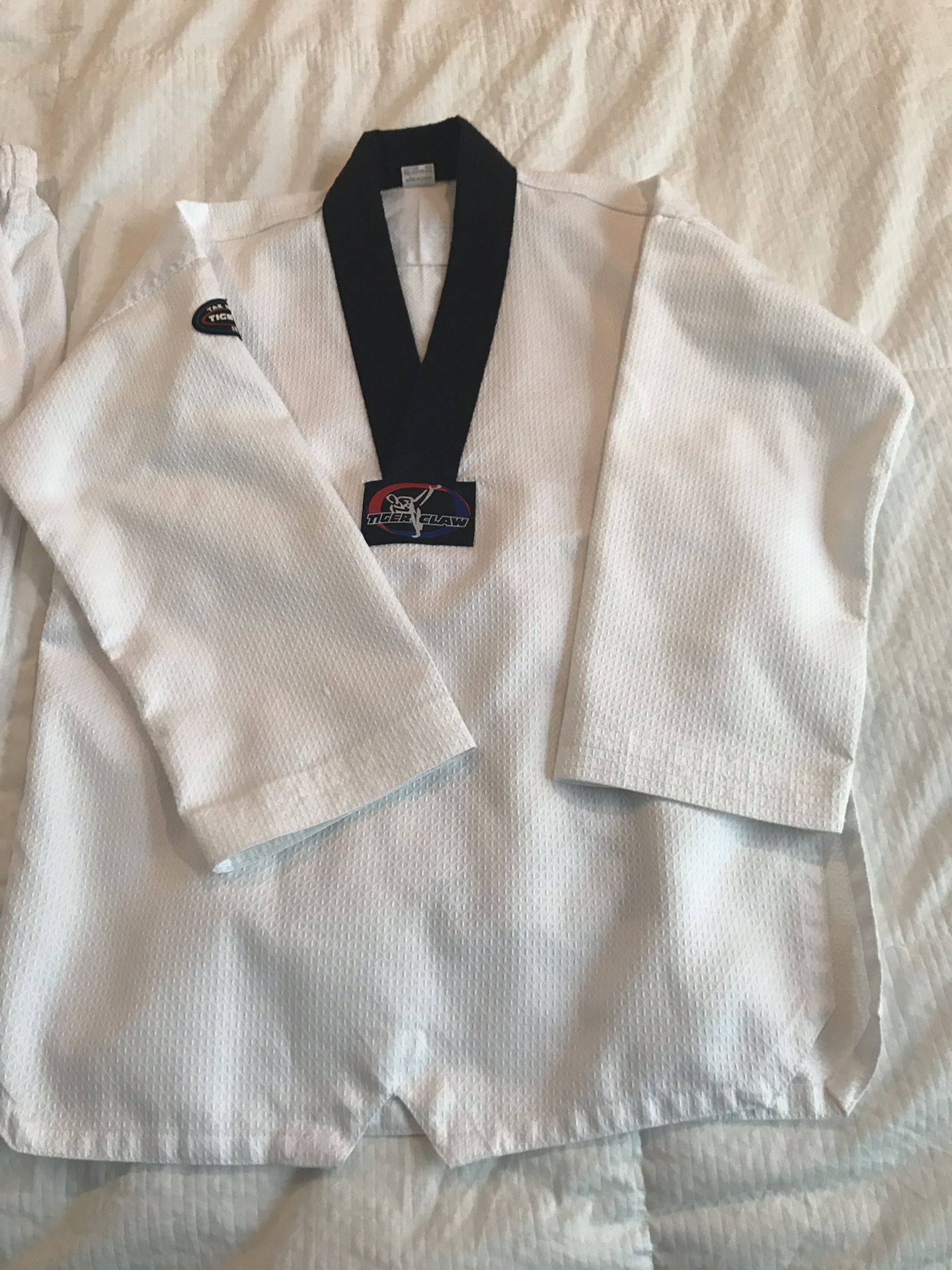 Taekwondo black belt uniform for Sale in Maple Valley, WA OfferUp