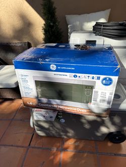 GE 1.6 Cu. Ft. Counter Top Microwave GCST16S1WSS