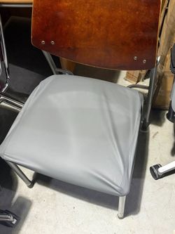 Gunlocke Molti High-End Executive Guest Chairs –From $19.99🪵 Florida
