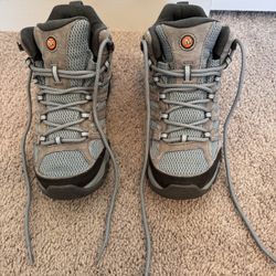 Merrell Women’s Moab 3 Mid Waterproof Hiking Boot
