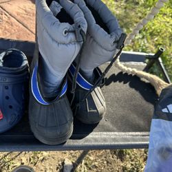 Kids Snow Boots Size 11