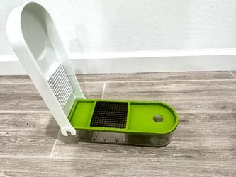 Progressive Onion Chopper