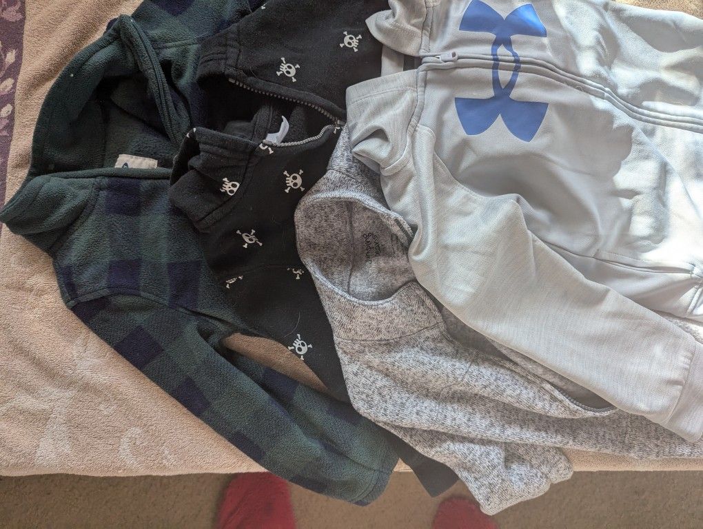 4 Size 3t Long Sleeve Sweater/Sweatshirts