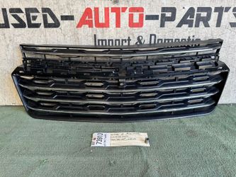 w/o emblem 2024 - 2025 CHEVROLET TRAVERSE FRONT BUMPER GRILLE OEM AY73913