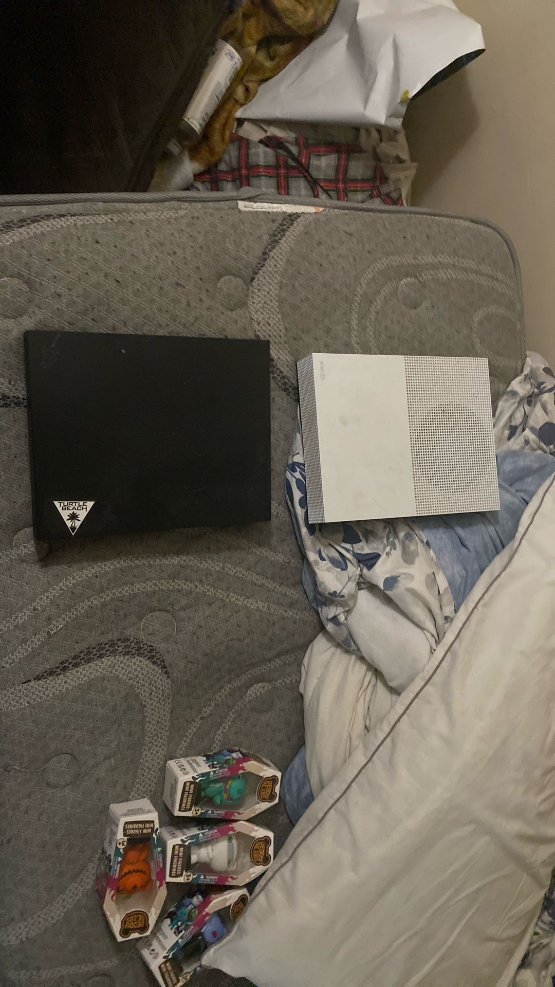 Xbox One S And A Xbox One X