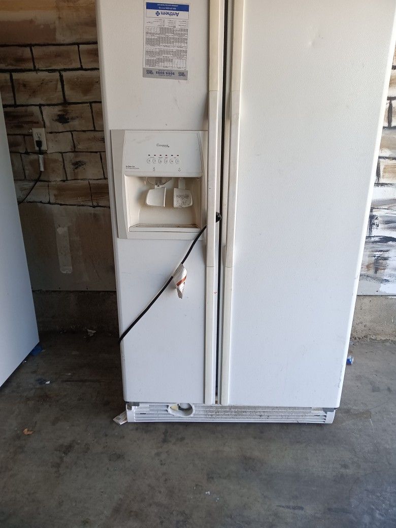 Whirlpool. REFRIGERATOR  SIDE  BY. SIDE.    30$