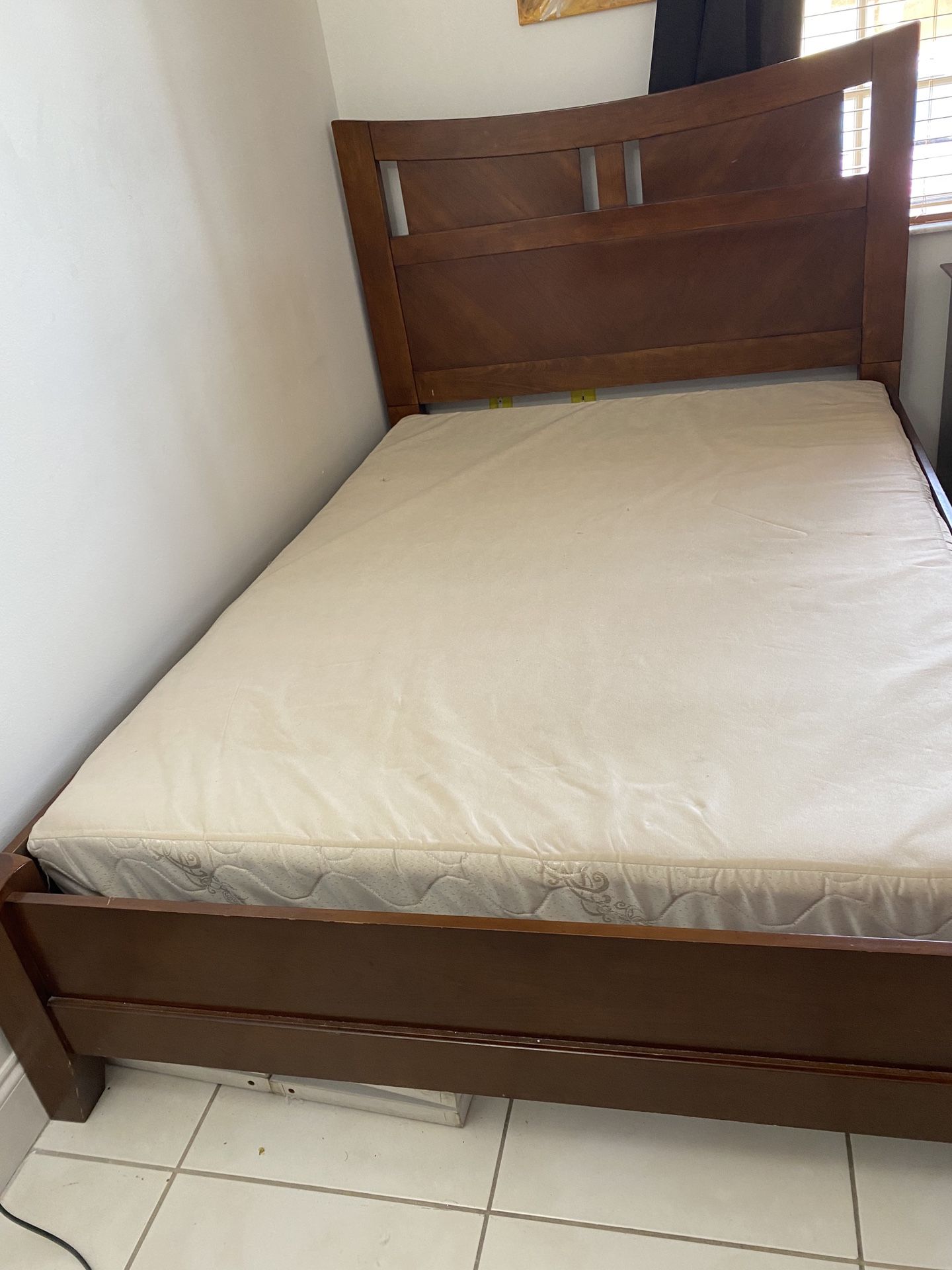FullSize bedroom Set for Sale in Miami, FL OfferUp