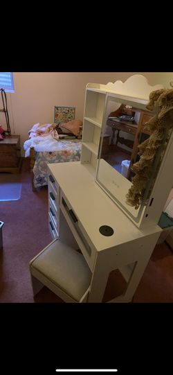 Vanity With Led Lights And Phone Charging Ports
