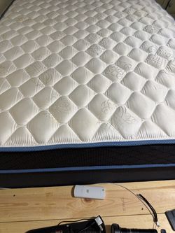 Queen size mattress and boxspring