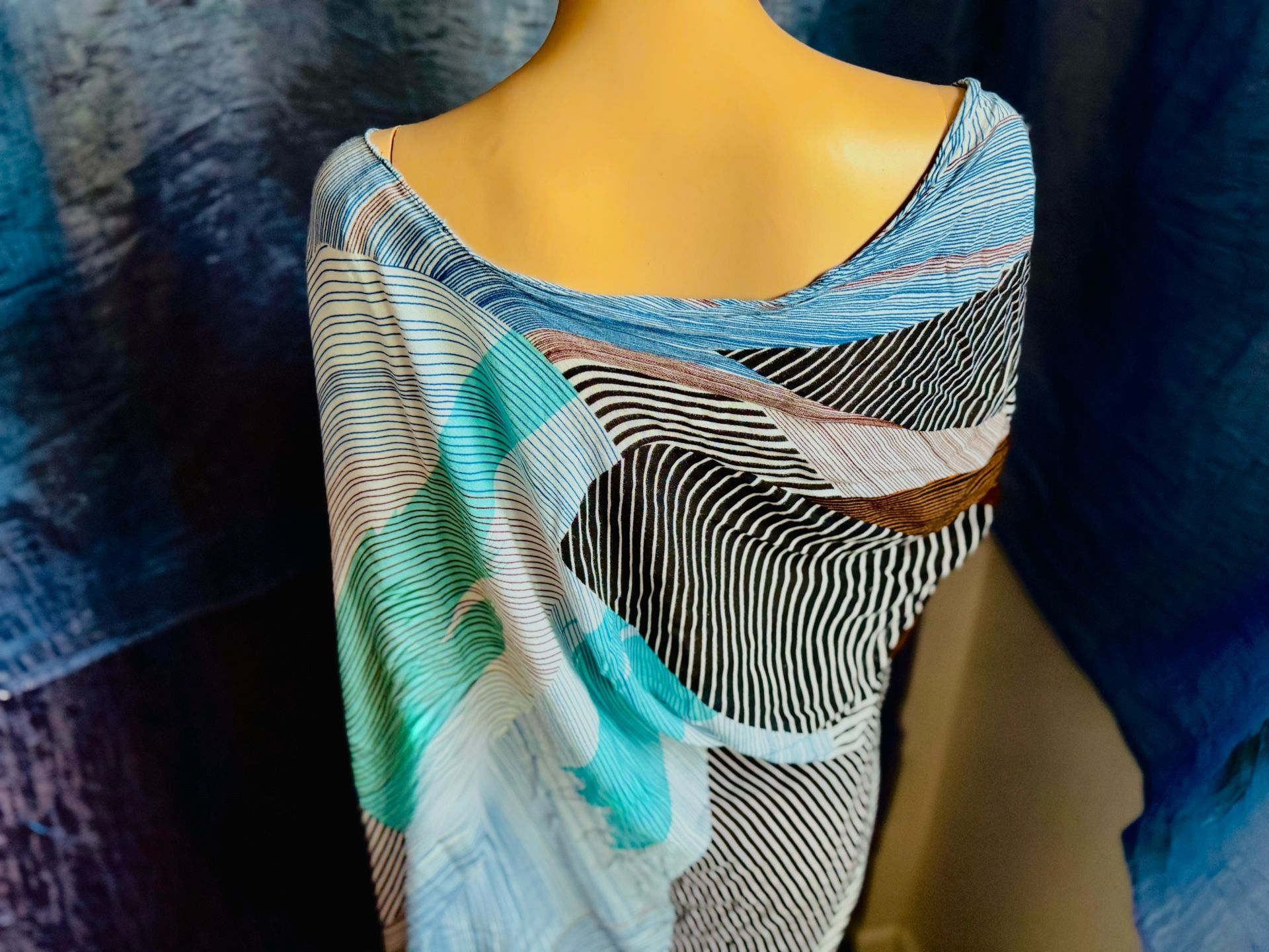 Brand New Moss Rose Multi-Way Shawl – NWT