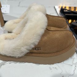 Size 6 Chestnut Ugg Disquette Slip Ons 