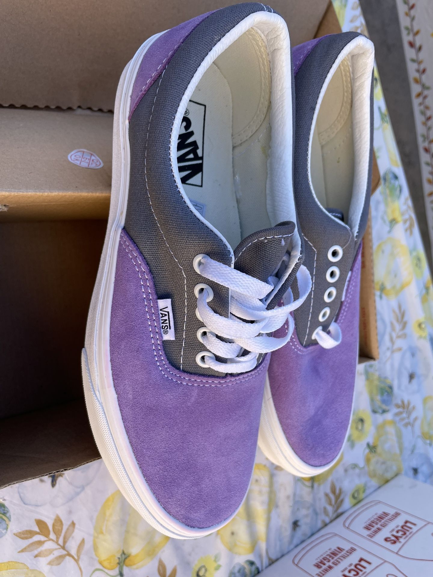 VANS - 8.5 Men’s ~10.0 Women