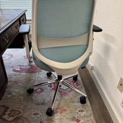 Branch Ergonomic Chair (light blue)