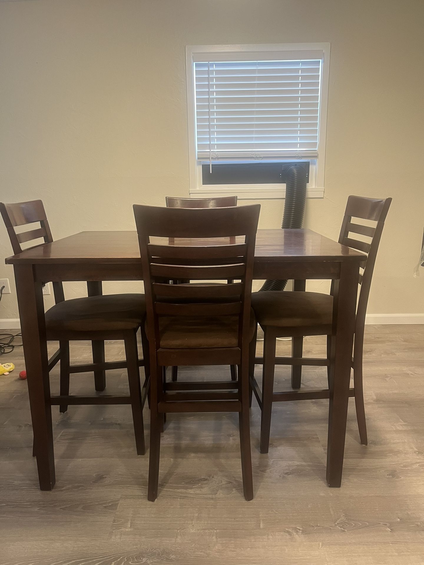 Dining Table and 4 Chairs