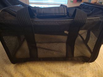 Soft pet carrier