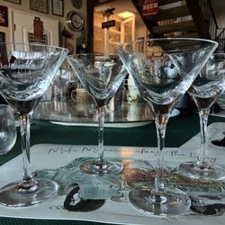 TOMMY BAHAMA BARBADOS RUM ETCHED PALM TREE HEAVY CRYSTAL MARTINI GLASS