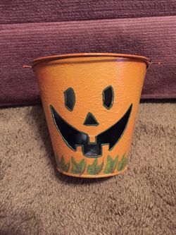 Halloween pumpkin bucket candle holder