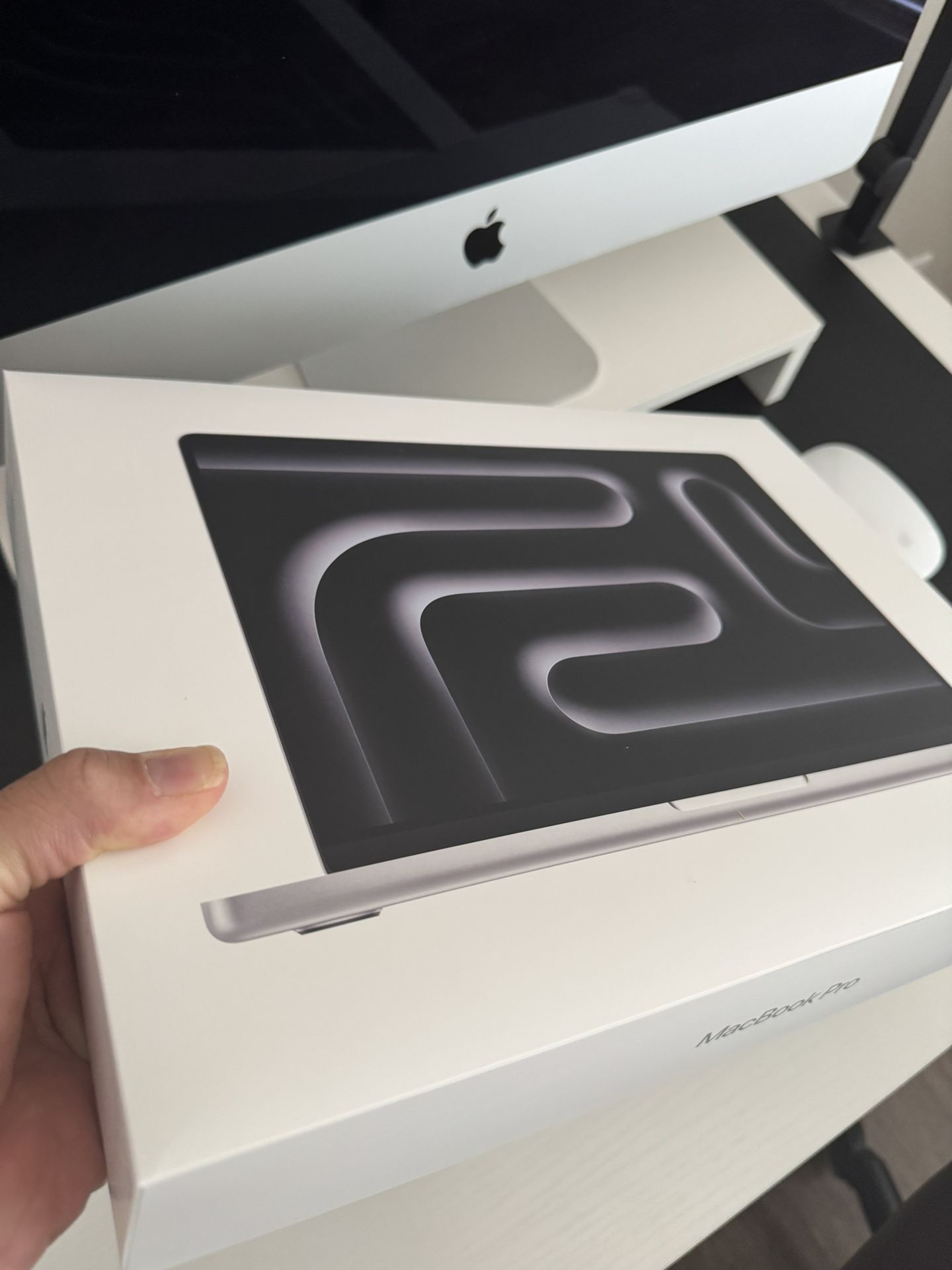 2024-2025 Apple Mac Book Pro (brand New)